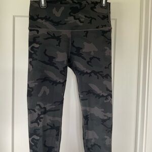 Zyia Active Camo High-Waisted Leggings Size 6-8
